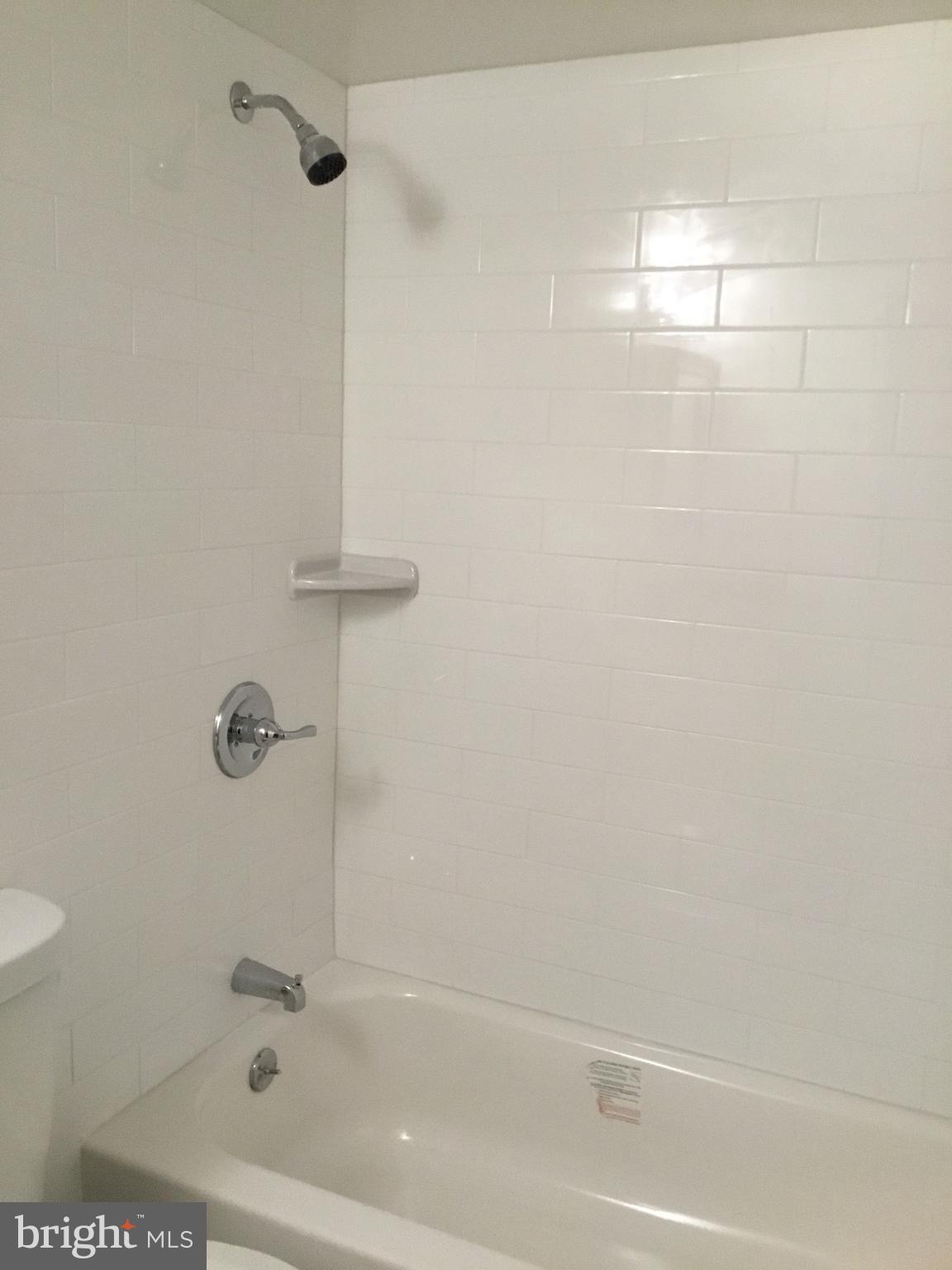11232 Chestnut Grove Square, Unit 236 Reston, VA 20190 - Photo 11 of 17 Bath (Master)