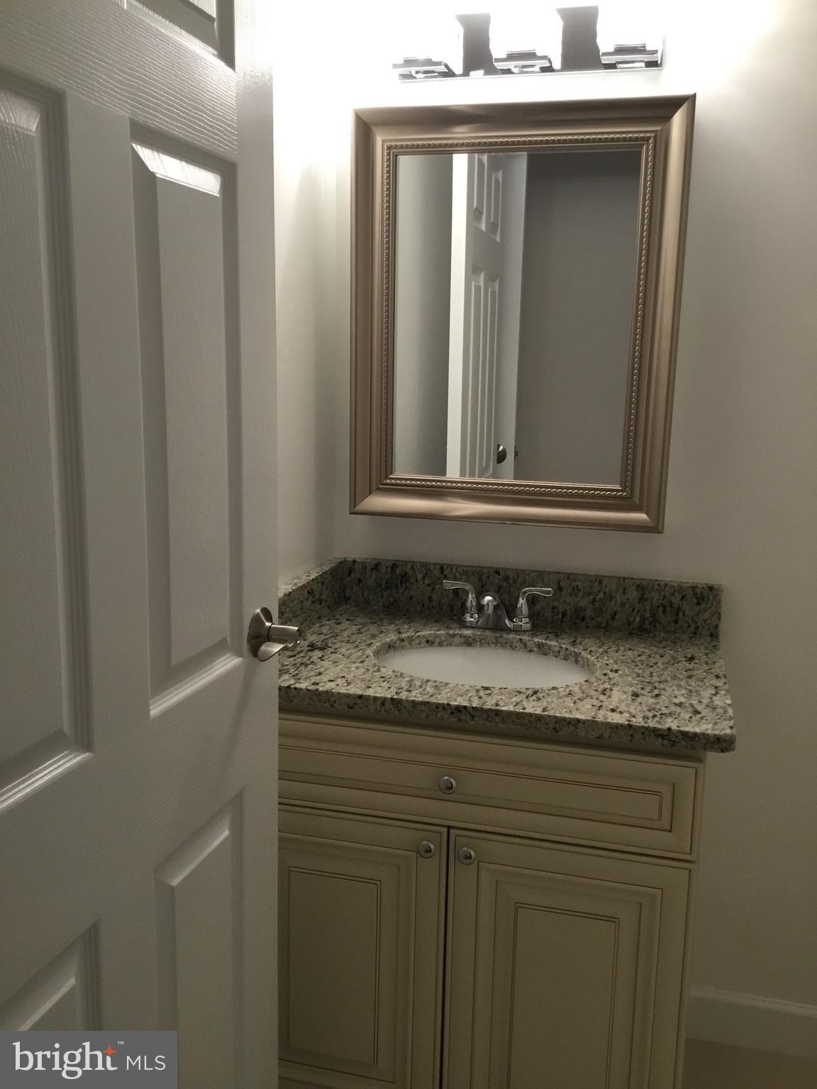 11232 Chestnut Grove Square, Unit 236 Reston, VA 20190 - Photo 10 of 17 Bath (Master)