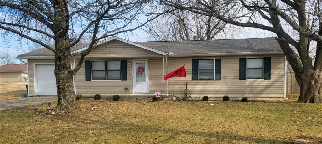 427 North Vermont Street Iola, KS 66749 - Photo 2 of 26