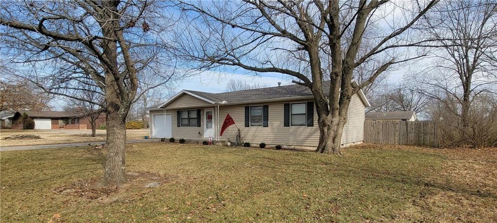 427 North Vermont Street Iola, KS 66749 - Photo 23 of 26
