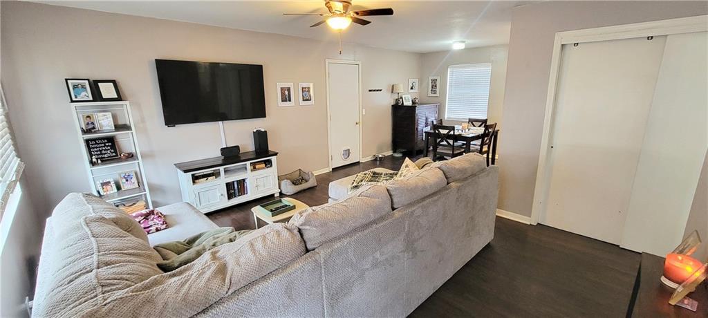 427 North Vermont Street Iola, KS 66749 - Photo 3 of 26