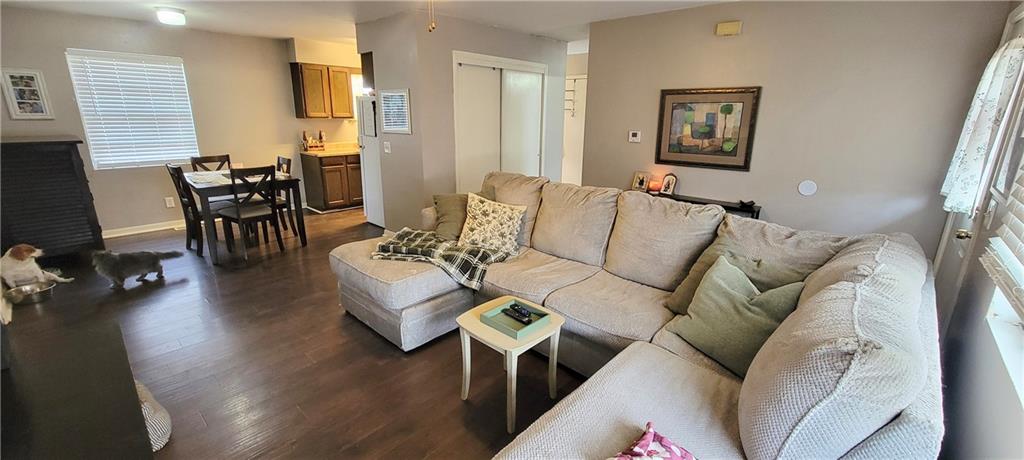 427 North Vermont Street Iola, KS 66749 - Photo 4 of 26