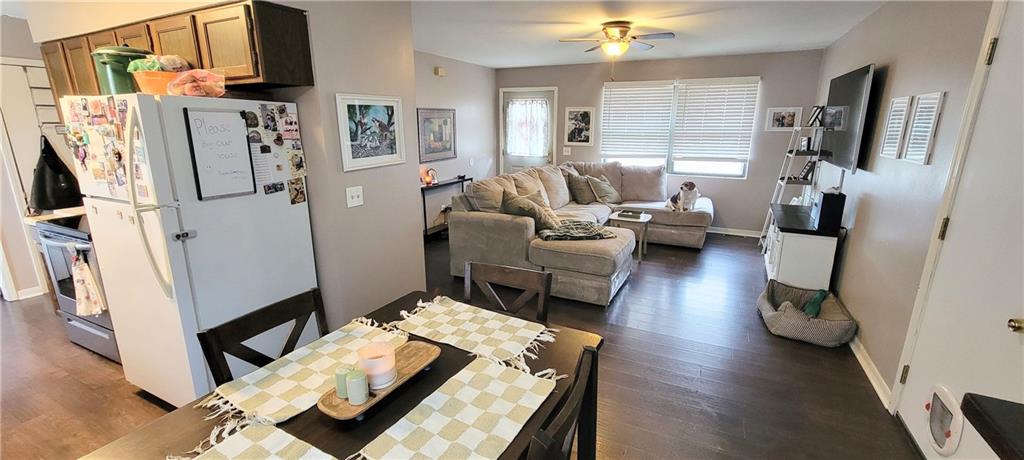 427 North Vermont Street Iola, KS 66749 - Photo 6 of 26