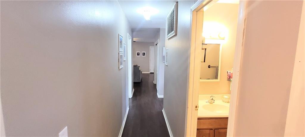 427 North Vermont Street Iola, KS 66749 - Photo 10 of 26