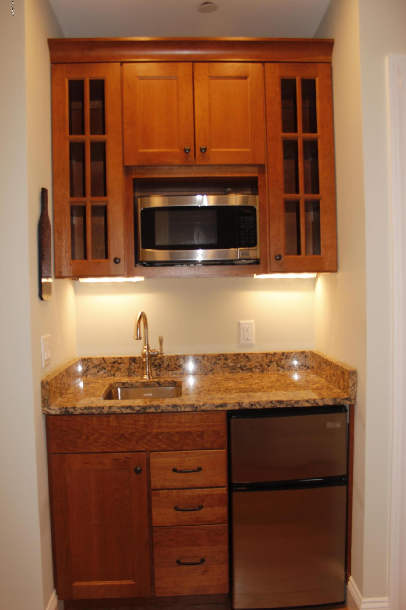 55 Pittsfield Road Lenox, MA 01240 - Photo 21 of 30 Kitchenette-Bar