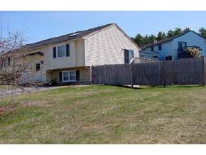 3 R Lancelot Drive, Unit 3 Derry, NH 03038 - Photo 2 of 3