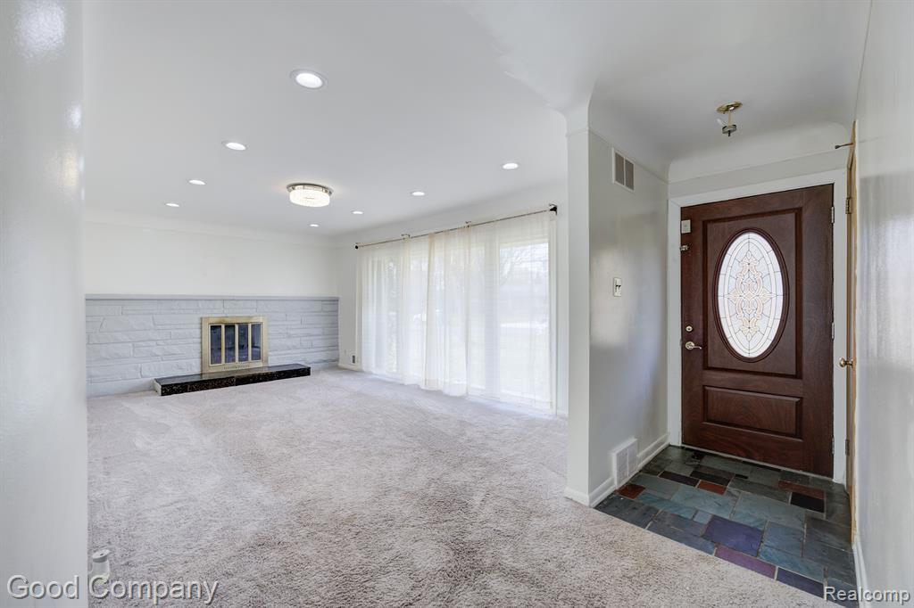 28356 Ridgebrook Road Farmington Hills, MI 48334 - Photo 2 of 44