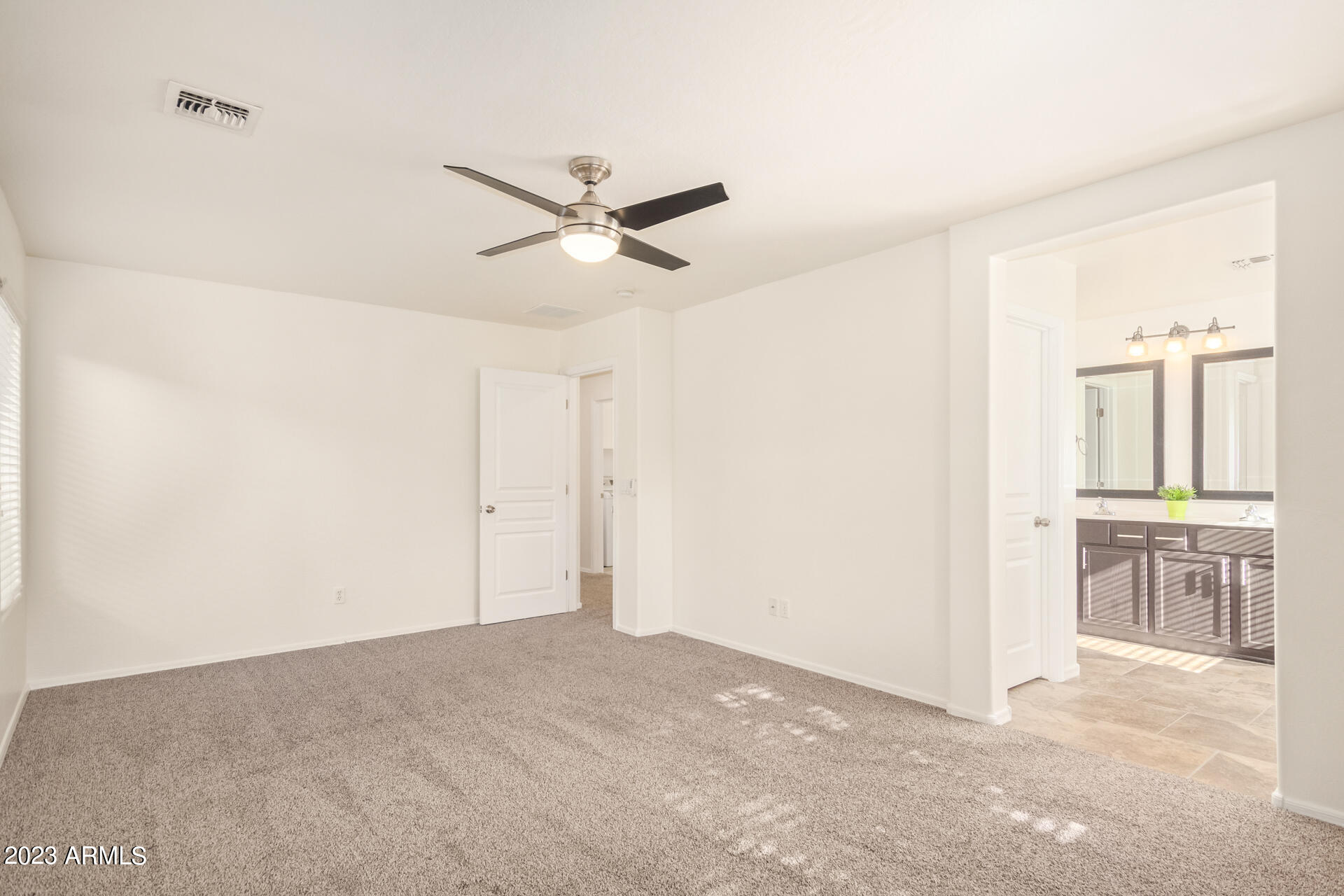 92 East Catclaw Street Gilbert, AZ 85296 - Photo 13 of 25 13 - Catclaw 92