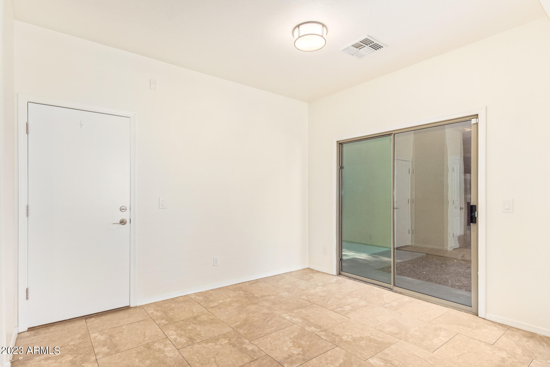 92 East Catclaw Street Gilbert, AZ 85296 - Photo 8 of 25 08 - Catclaw 92