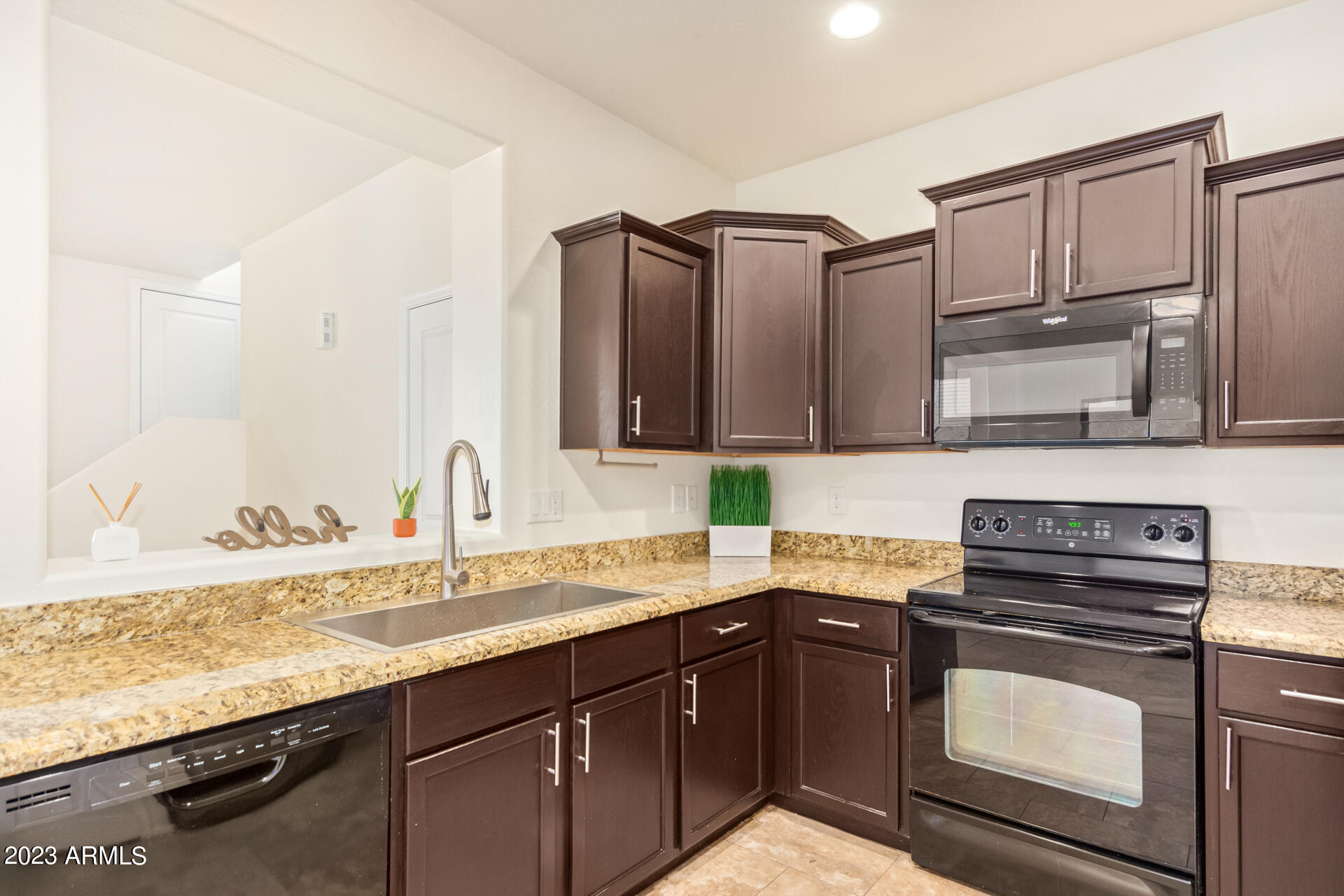 92 East Catclaw Street Gilbert, AZ 85296 - Photo 10 of 25 10 - Catclaw 92