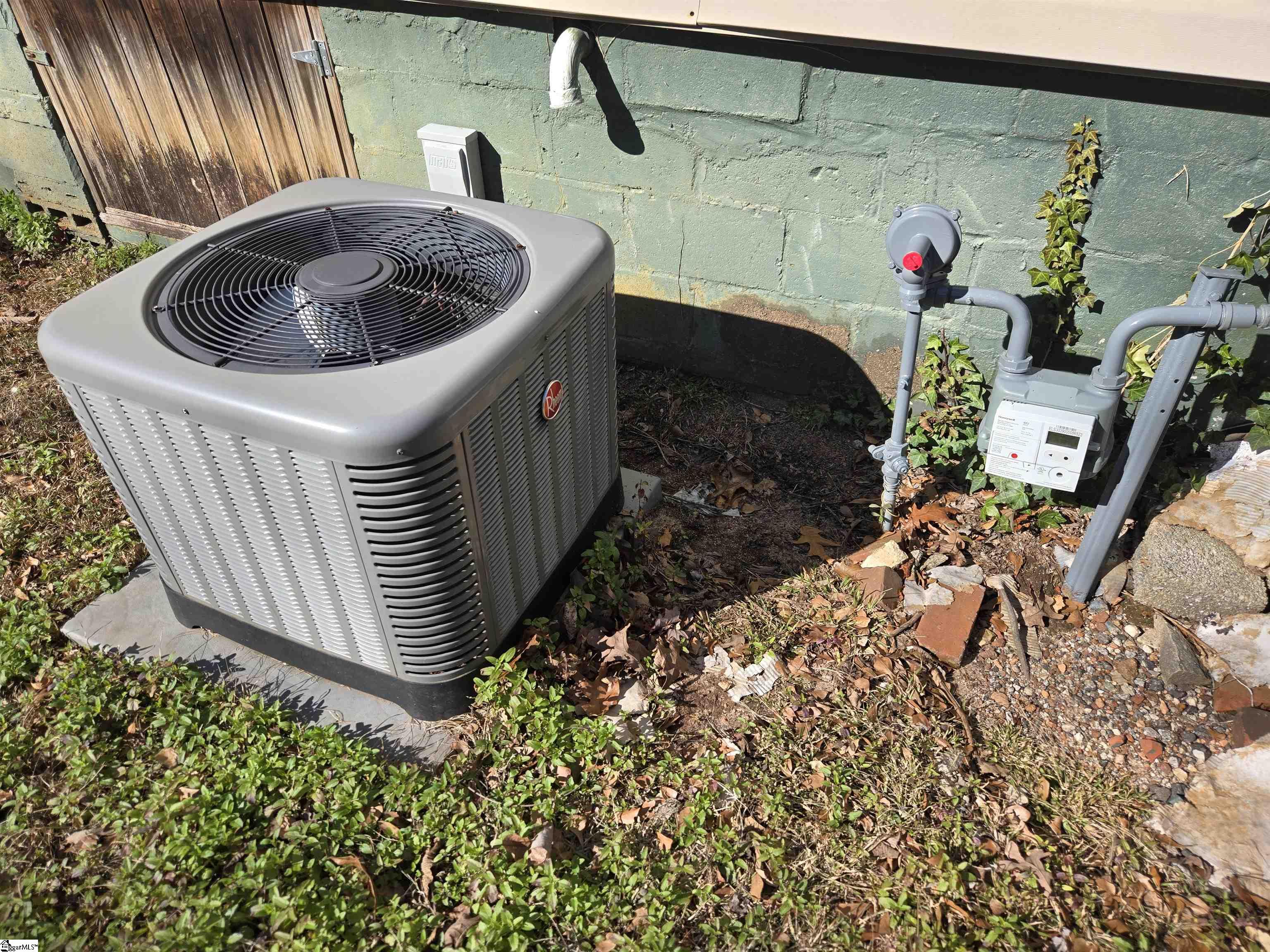 306 South Randolph Avenue Landrum, SC 29356 - Photo 2 of 5