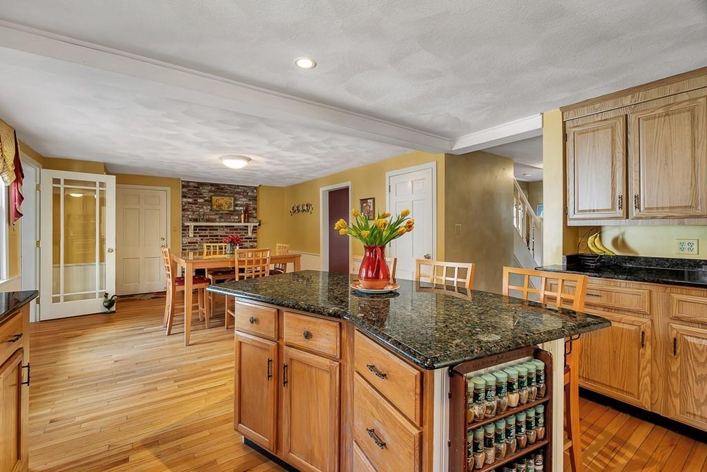 41 Horseshoe Road Chelmsford, MA 01824 - Photo 4 of 33 Gallery Image 4