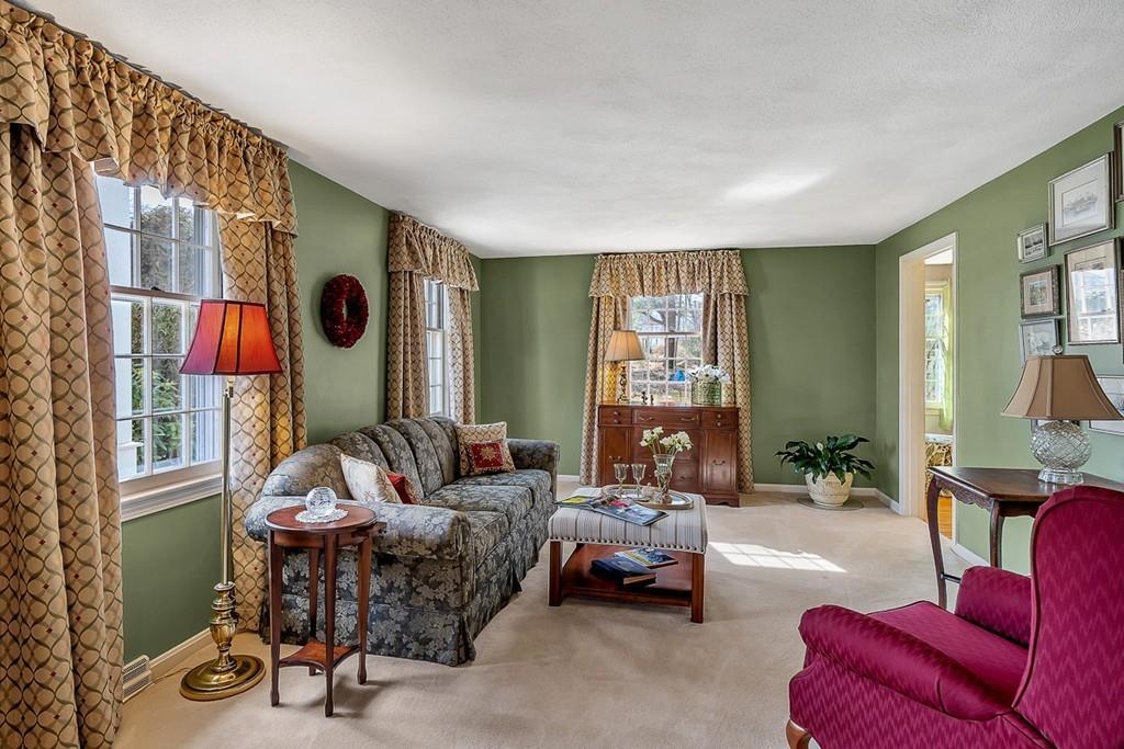 41 Horseshoe Road Chelmsford, MA 01824 - Photo 8 of 33 Gallery Image 8