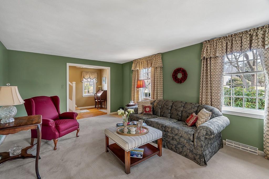 41 Horseshoe Road Chelmsford, MA 01824 - Photo 9 of 33 Gallery Image 9