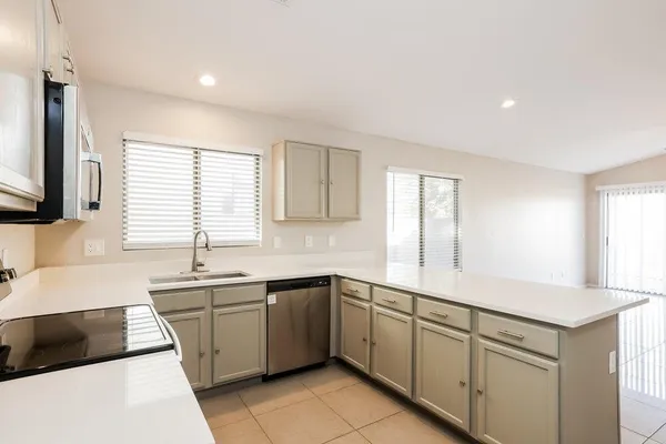 $2,250 | 3718 West Burgess Lane, Phoenix, AZ 85041