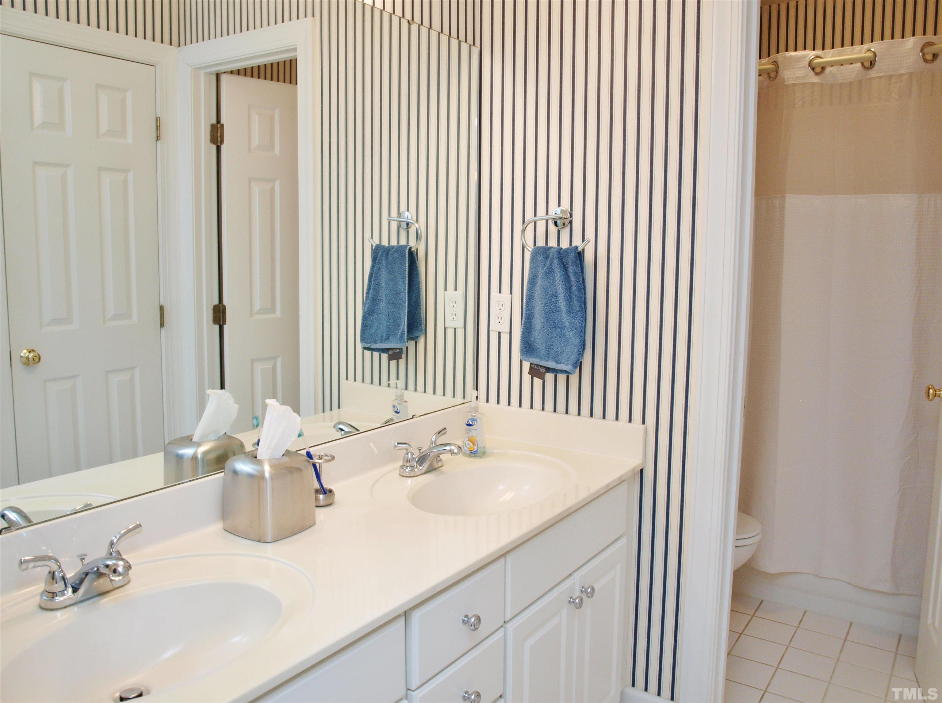 8701 Bluff Pointe Court Raleigh, NC 27615 - Photo 12 of 27 Gallery Image 12