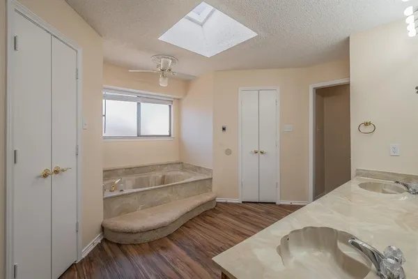 $2,200 | 94 Morrow Drive, Bedford, TX 76021