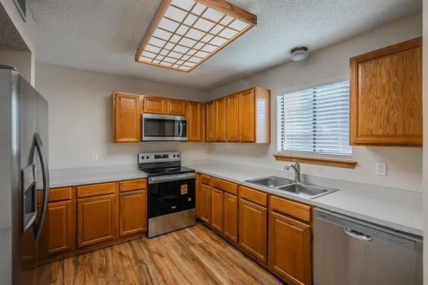 $2,200 | 94 Morrow Drive, Bedford, TX 76021