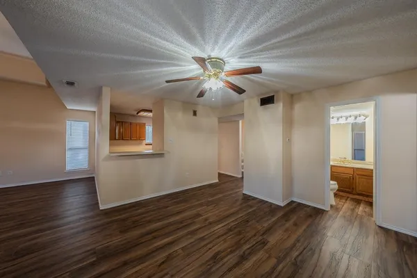 $2,200 | 94 Morrow Drive, Bedford, TX 76021