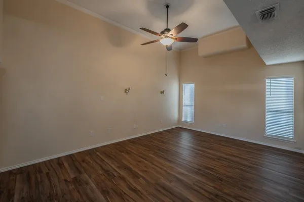 $2,200 | 94 Morrow Drive, Bedford, TX 76021