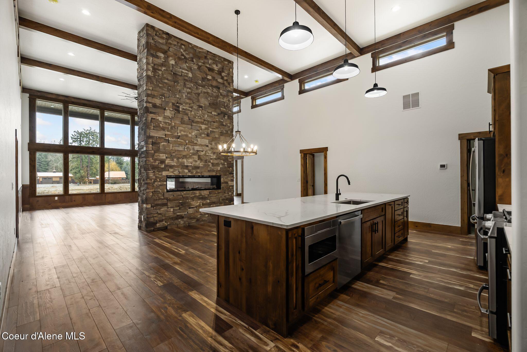 137 Backtrack Road Sandpoint, ID 83864 - Photo 4 of 52 4.1