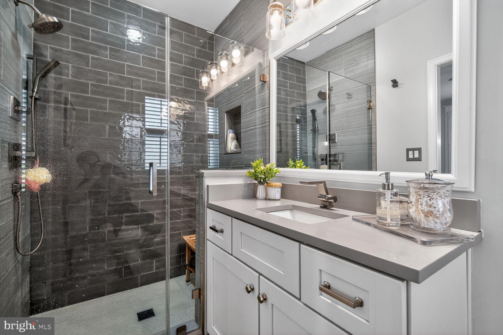 3702 Jenifer Street Northwest Washington, DC 20015 - Photo 21 of 46 Main Bath