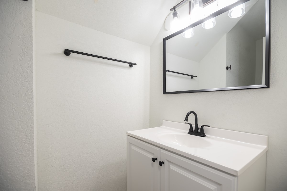 11513 Juniper Ridge Drive Austin, TX 78759 - Photo 15 of 35