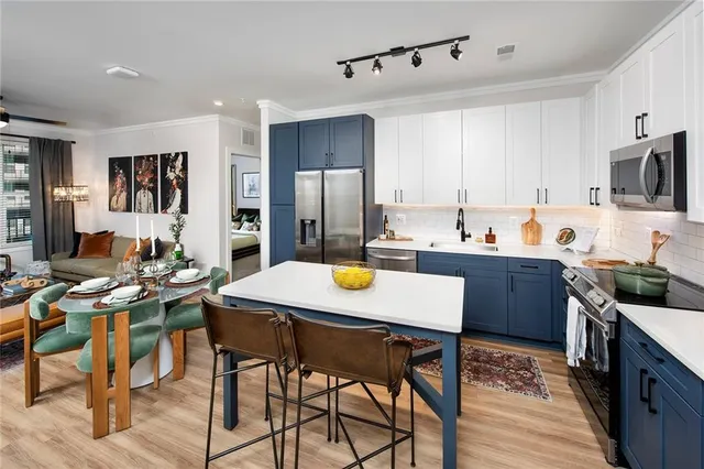 $2,476 | 5180 Peachtree Boulevard, Unit B2, Chamblee, GA 30341