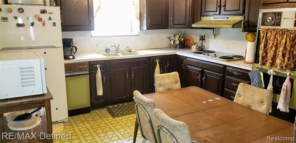 470 West George Avenue Hazel Park, MI 48030 - Photo 7 of 23