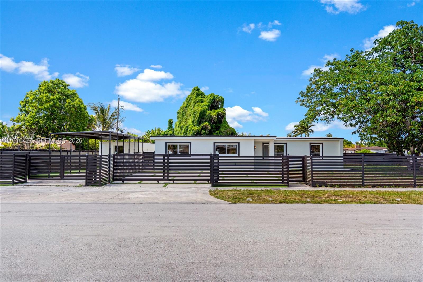 4170 Southwest 99th Avenue Miami, FL 33165 - Photo 3 of 27
