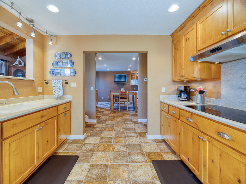 15512 Riveredge Road Klamath Falls, OR 97601 - Photo 12 of 37 15512 River Edge-14