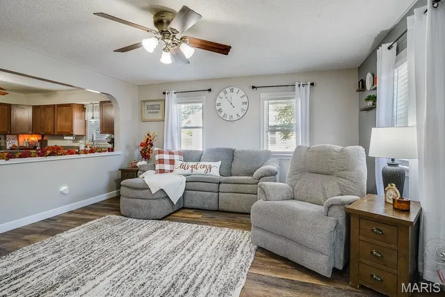 $203,000 | 311 South Hibbard Street, Staunton, IL 62088