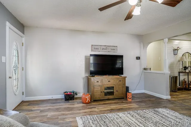 $199,900 | 311 South Hibbard Street, Staunton, IL 62088