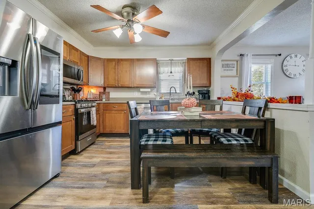 $203,000 | 311 South Hibbard Street, Staunton, IL 62088