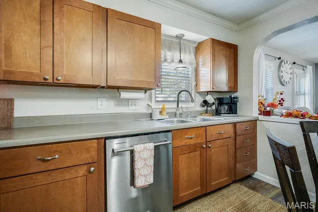 $203,000 | 311 South Hibbard Street, Staunton, IL 62088