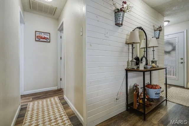 $199,900 | 311 South Hibbard Street, Staunton, IL 62088