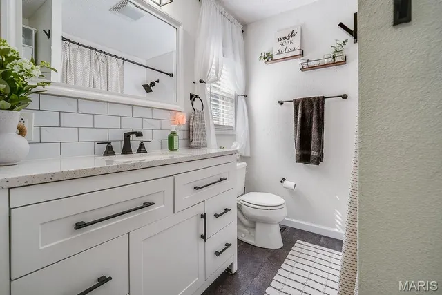 $203,000 | 311 South Hibbard Street, Staunton, IL 62088