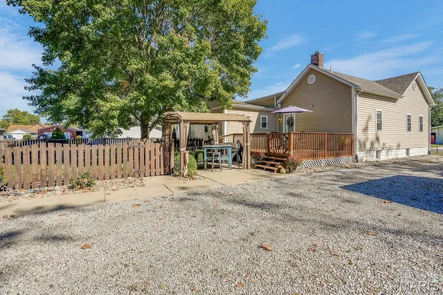 $199,900 | 311 South Hibbard Street, Staunton, IL 62088