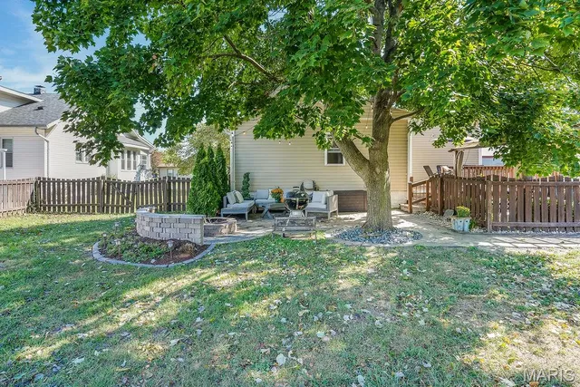 $199,900 | 311 South Hibbard Street, Staunton, IL 62088