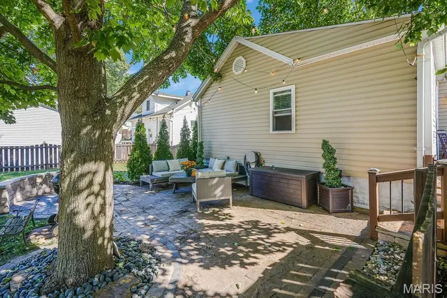 $203,000 | 311 South Hibbard Street, Staunton, IL 62088