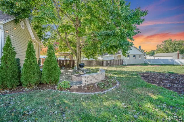 $203,000 | 311 South Hibbard Street, Staunton, IL 62088