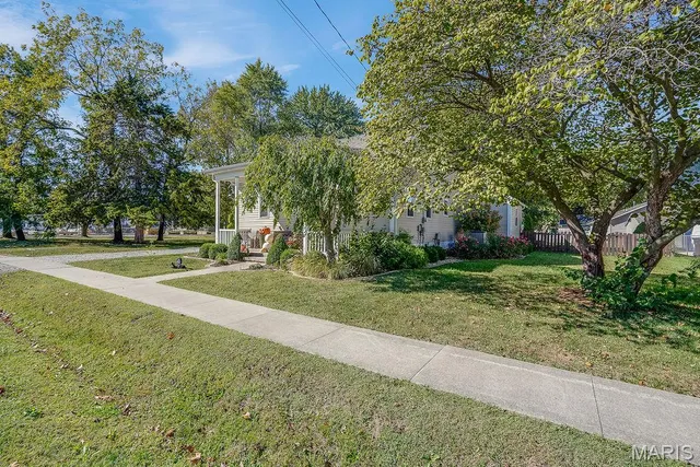 $199,900 | 311 South Hibbard Street, Staunton, IL 62088