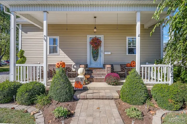 $199,900 | 311 South Hibbard Street, Staunton, IL 62088