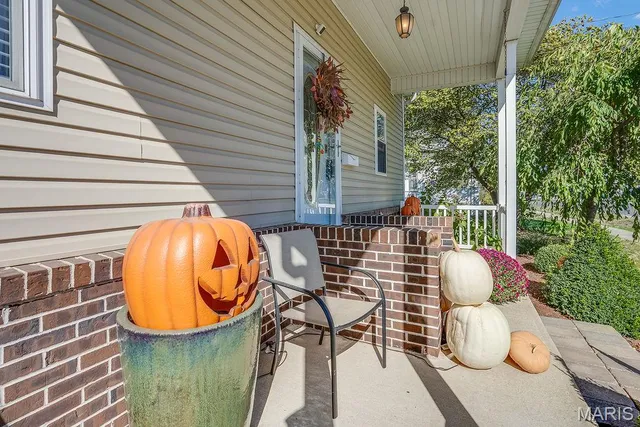 $199,900 | 311 South Hibbard Street, Staunton, IL 62088