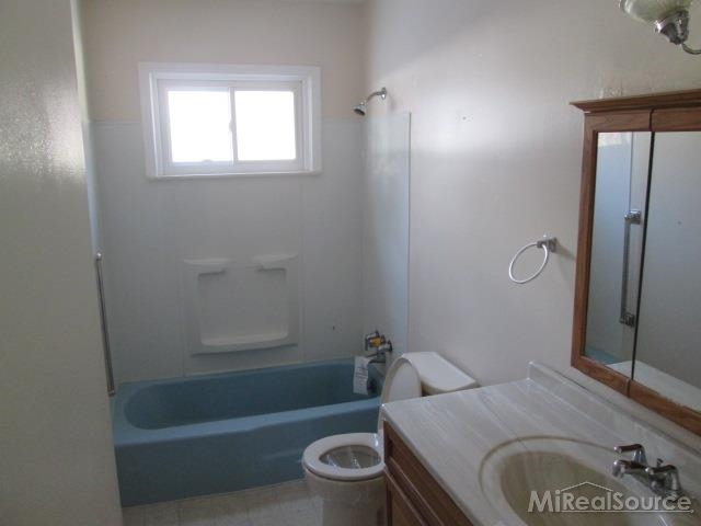 80511 Capac Road Armada, MI 48005 - Photo 9 of 11