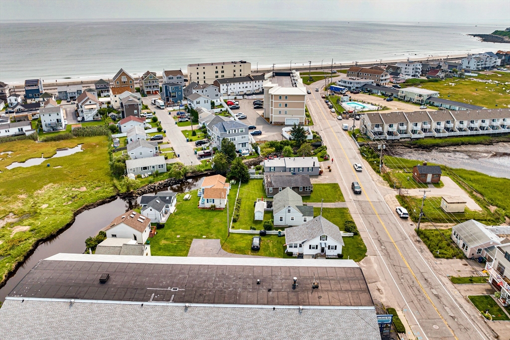 558 Winnacunnet Road Hampton, NH 03842 - Photo 13 of 40 a view of a city