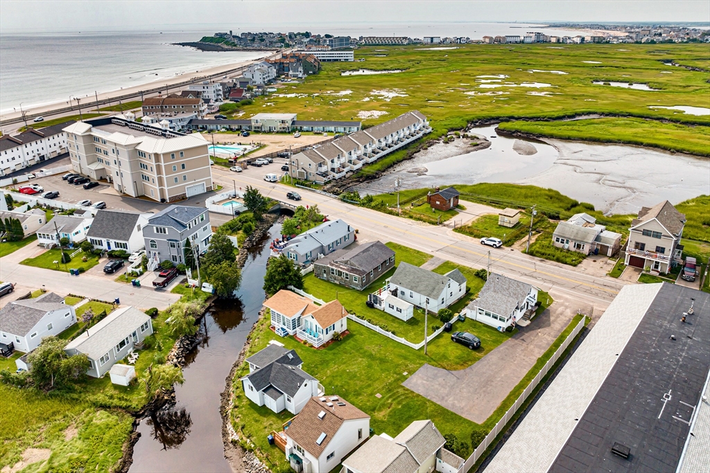 558 Winnacunnet Road Hampton, NH 03842 - Photo 14 of 40 a view of a city and an ocean view