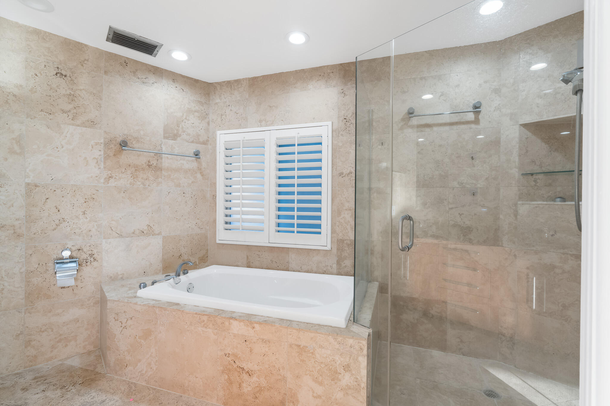 22840 Marbella Circle Boca Raton, FL 33433 - Photo 32 of 61 DSC08309