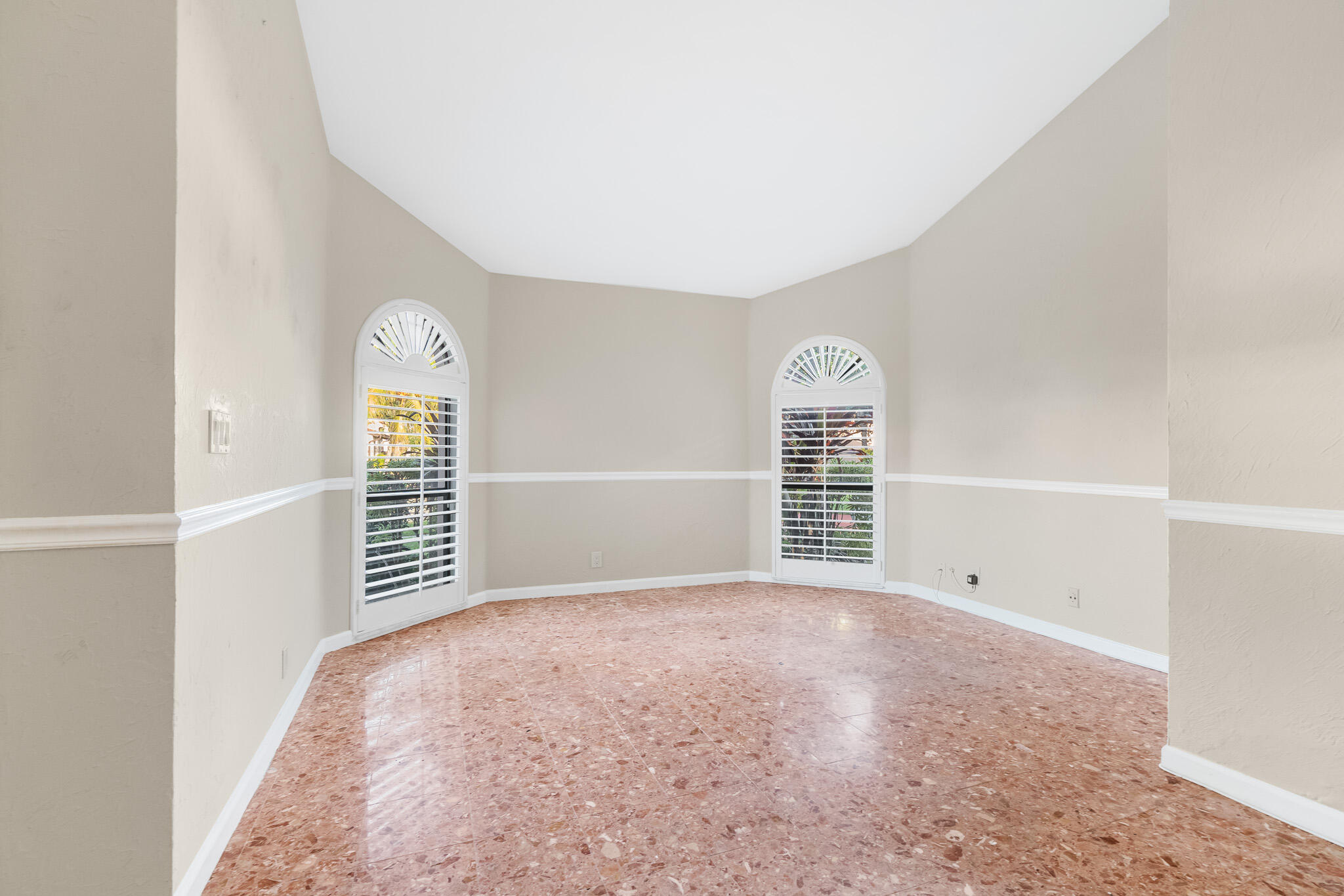 22840 Marbella Circle Boca Raton, FL 33433 - Photo 7 of 61 DSC08351