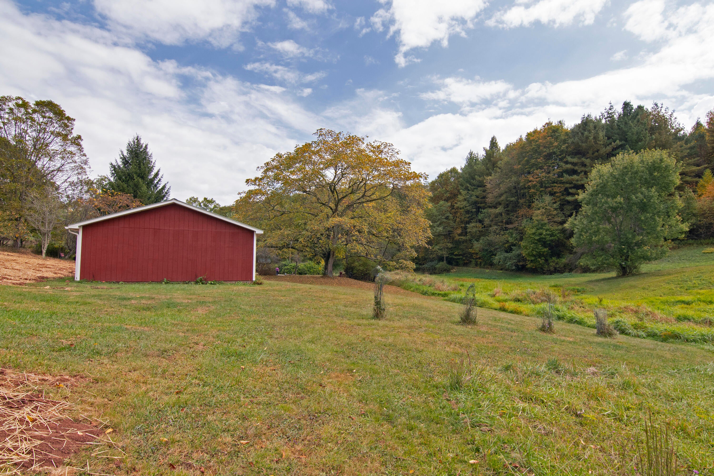 7394 Crag Road Rainelle, WV 25962 - Photo 37 of 41 back of barn